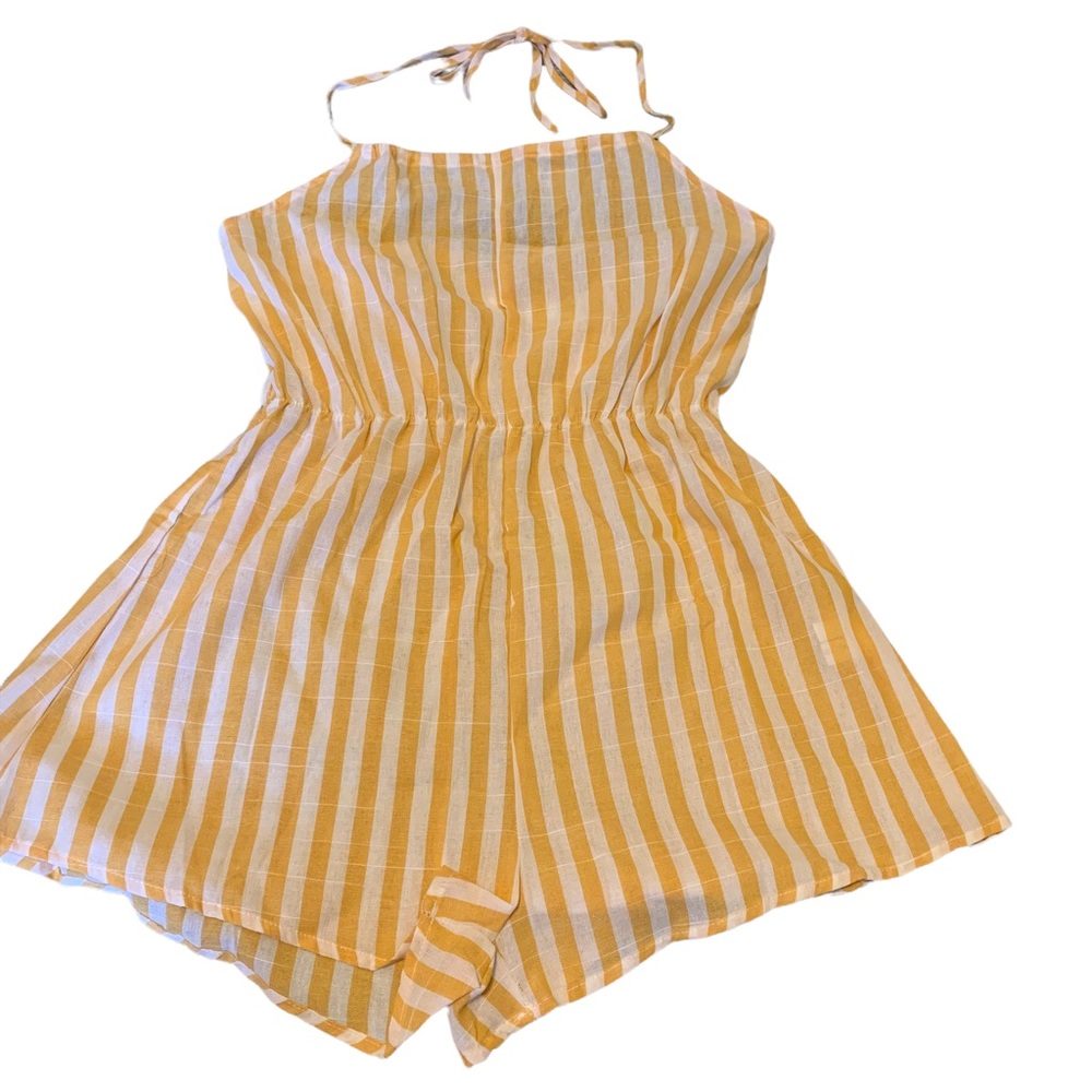 Amazing summer romper, great for swim coverup